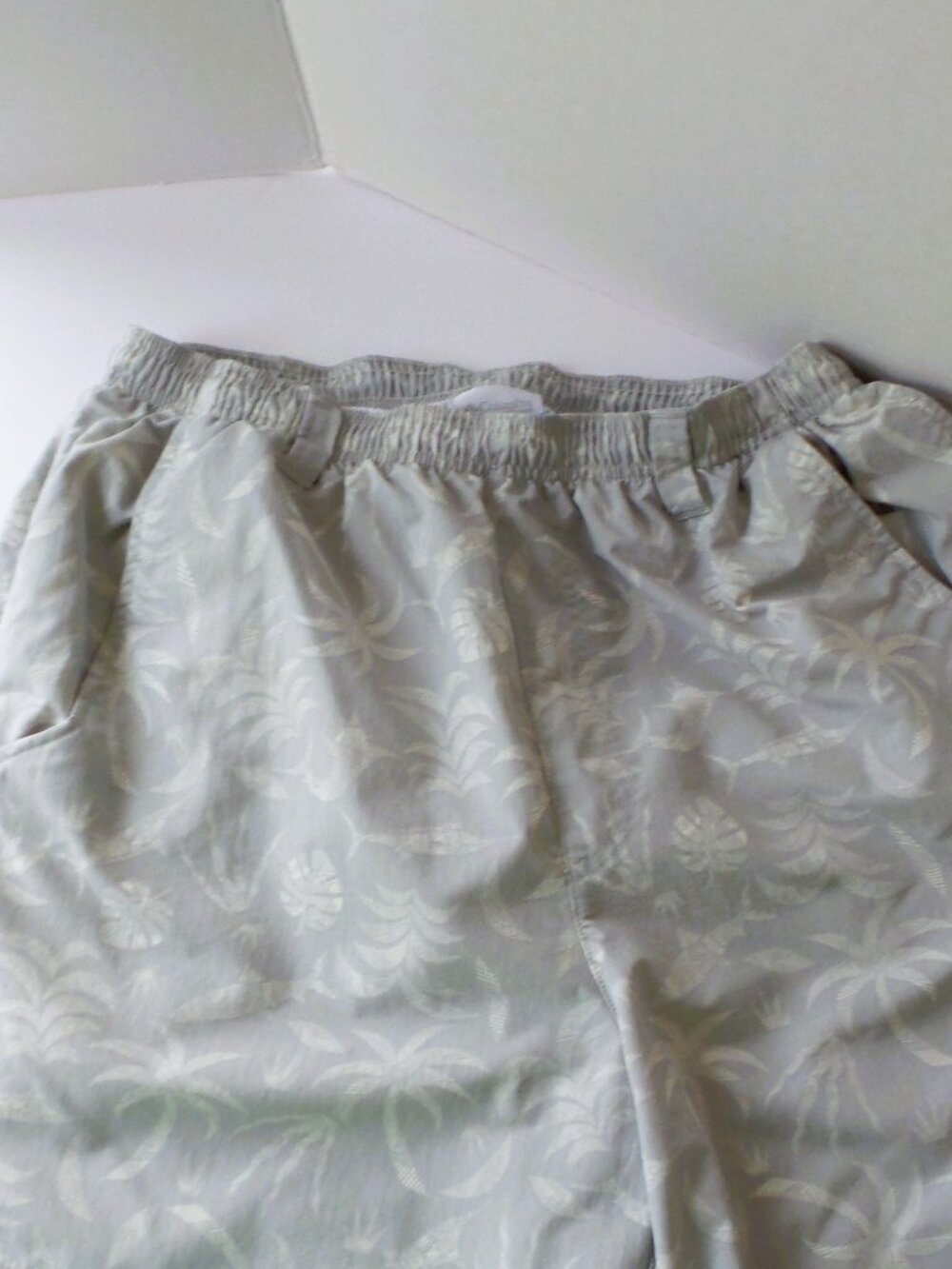 Columbia PFG Men's Light Gray Palm-Print Swim Trunks